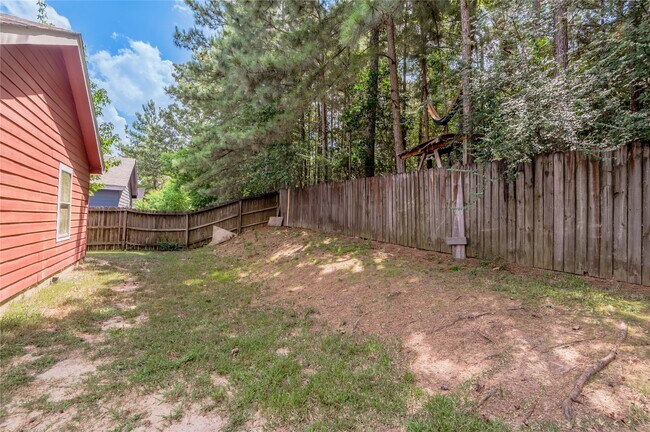 Building Photo - 144 Varsity Drive