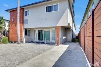 Building Photo - 2040 S Sherbourne Dr