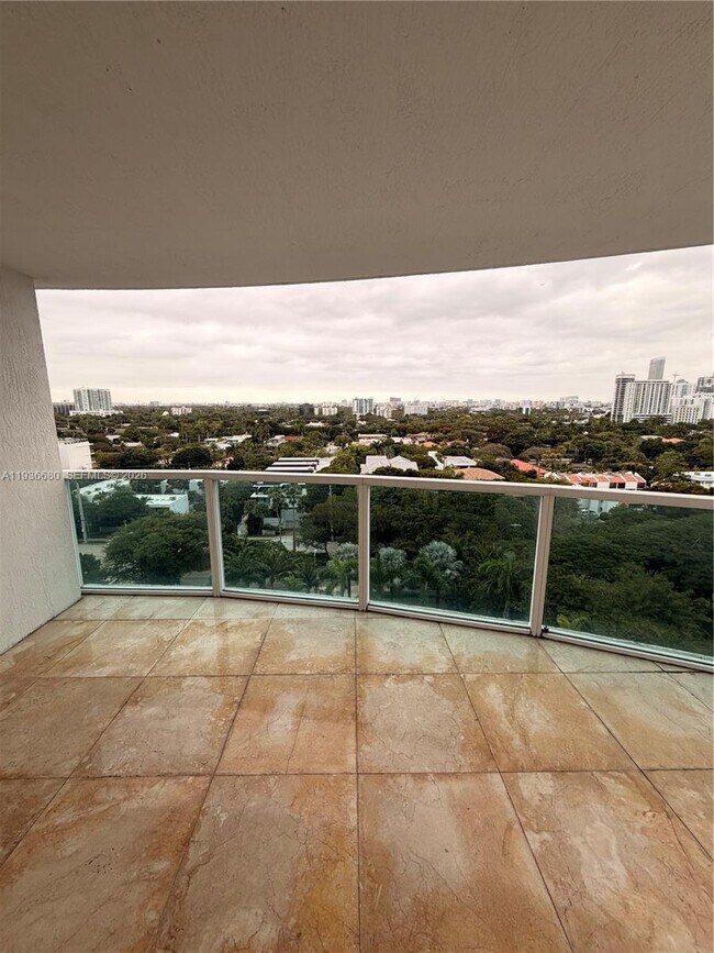 Building Photo - 2101 Brickell Ave