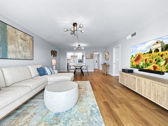 Building Photo - Stunning Furnished Waterfront Condo – 2 Beds / 2 Baths with Gulf-to-Bay Views!