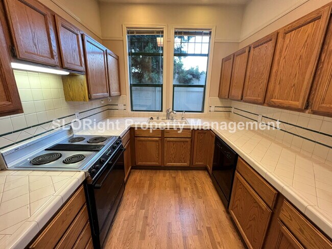 Building Photo - AVAILABLE JUNE- Condo Near Downtown SLO - 2 Bed / 2.5 Bath