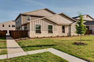 Building Photo - GORGEOUS 2 BEDROOM FOUR PLEX LOCATED IN MIDLOTHIAN ISD!