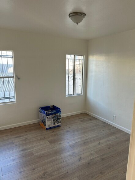 Bed room - 422 W Laurel St