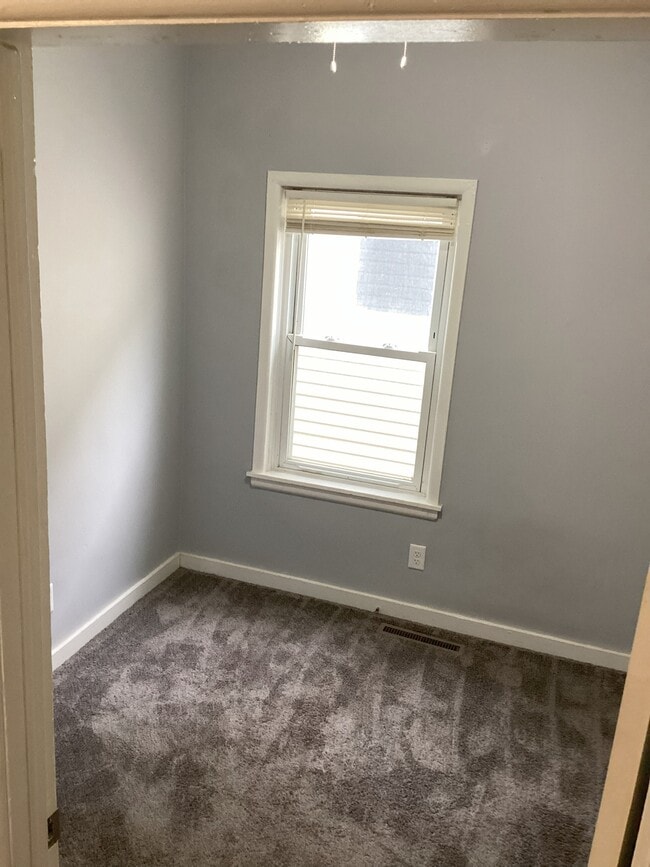 Building Photo - 1230 Chestnut St