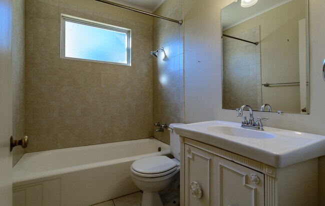 Building Photo - ***VERY NICE 3/2*S.HIGHLANDS*