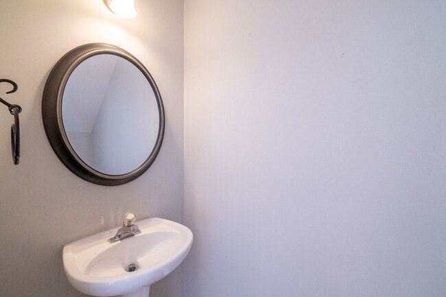 Building Photo - A Cozy 2bedroom Town home in Fort Mill