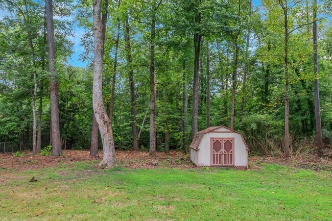 Building Photo - Don’t Miss Out! Look, Lease, and Live Spec...