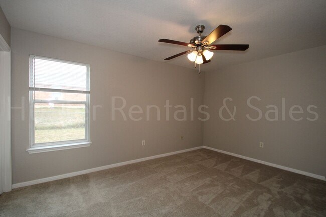 Building Photo - Cove Duplex