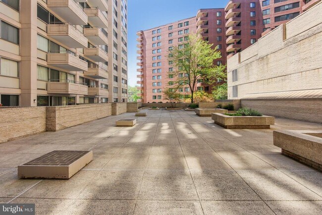 Building Photo - 4515 Willard Ave