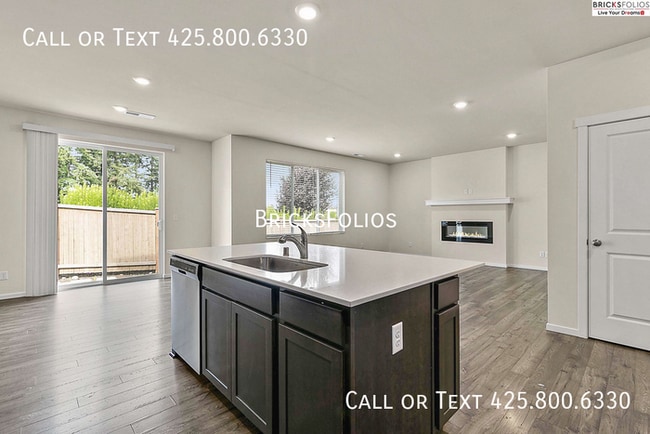 Building Photo - Your Dream Home Awaits in Puyallup – Bonus Offer Included!