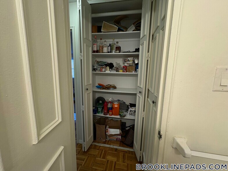 Building Photo - 175 Freeman St