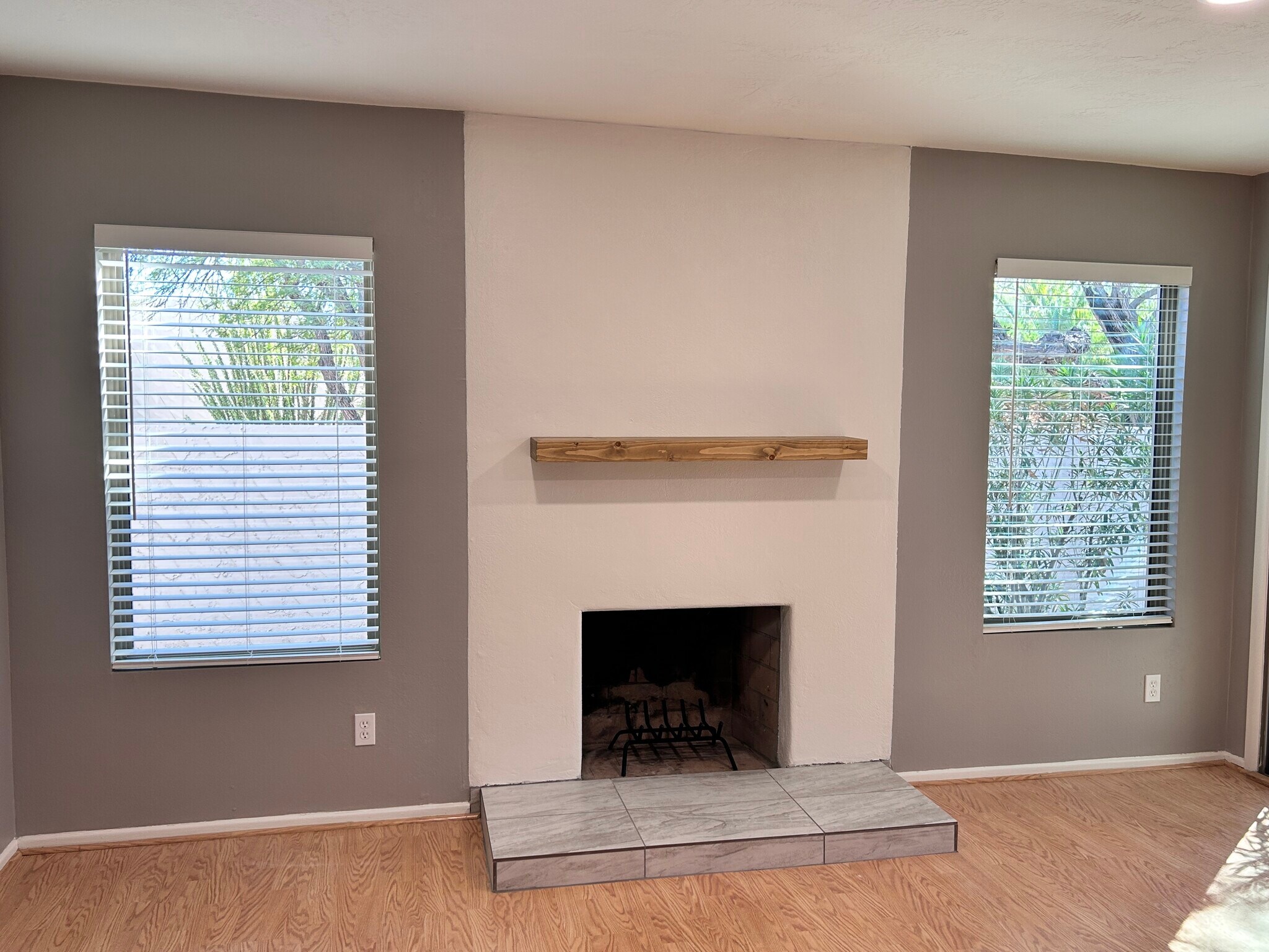 Building Photo - 5444 N La Casita Dr