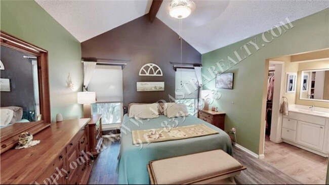 Building Photo - Beautiful Updated 3 Bed 3 Bath Home in Ove...