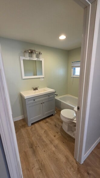 Building Photo - 1355 Thistle Dr