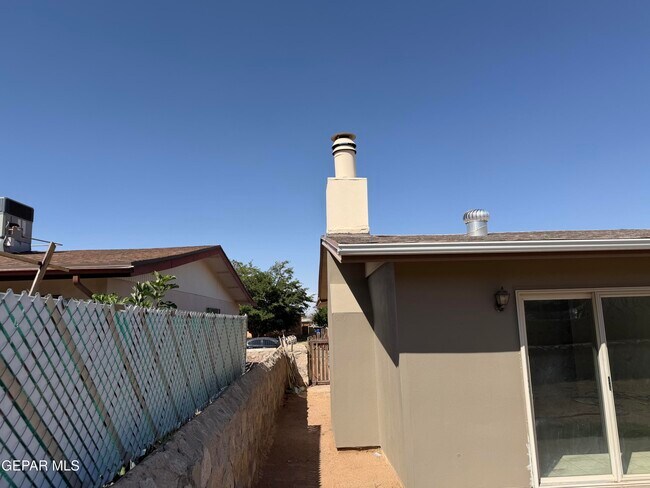 Building Photo - 10429 Persephone Dr