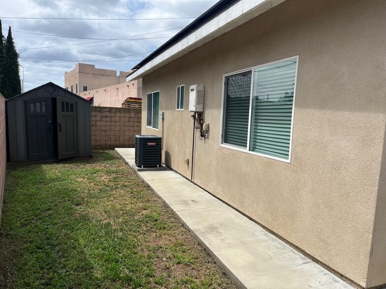 Building Photo - 12225 Brookhaven Park