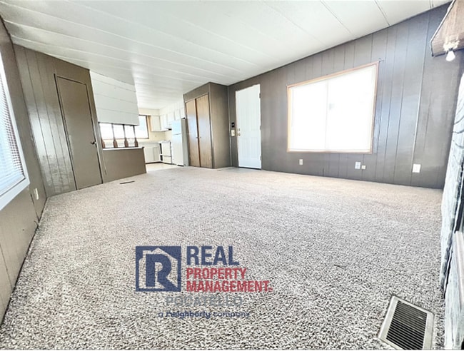 Building Photo - 2 Bedroom 1 Bath Mobile Home - Pets negoti...