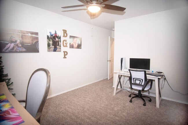 Building Photo - 12727 Taymouth Manor Dr