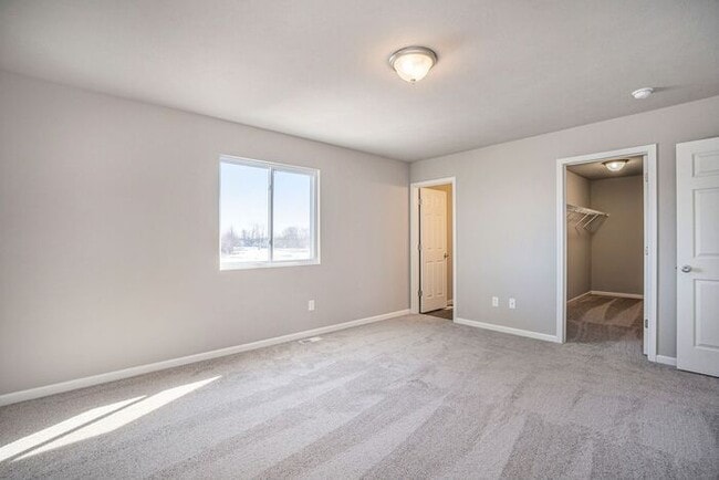 Building Photo - 412 Eastwood Dr