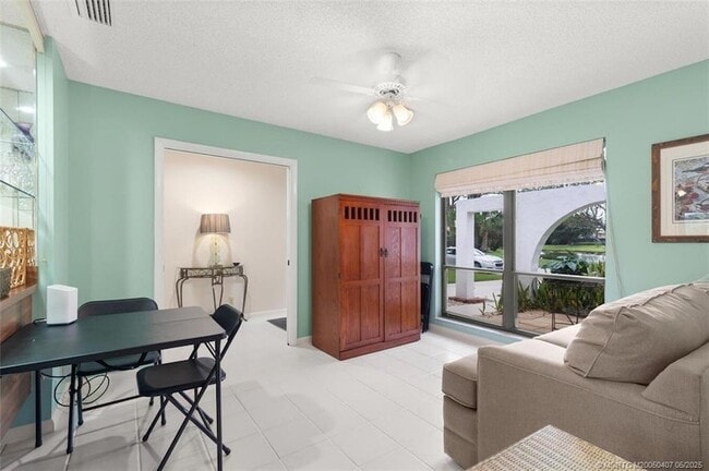 Building Photo - 4004 SW Osprey Creek Way