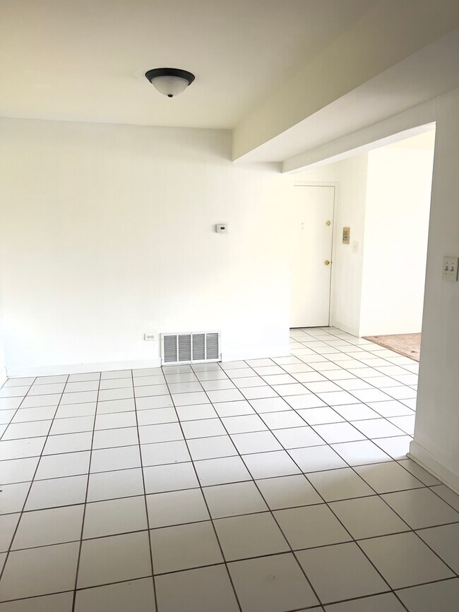 Building Photo - 117 Mullingar Ct