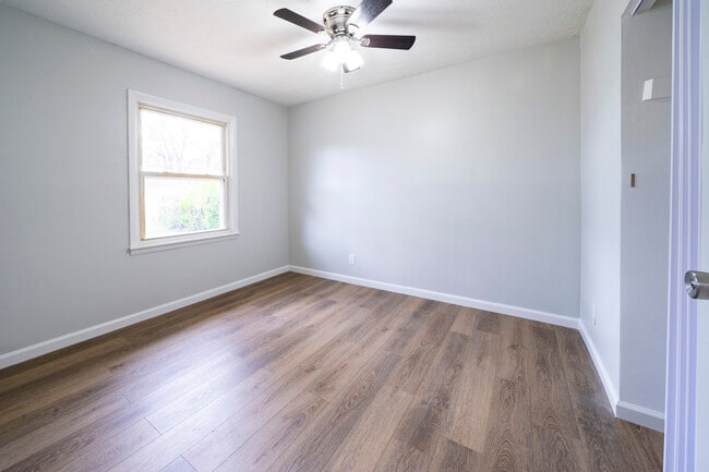 Building Photo - 5302 Alba Way