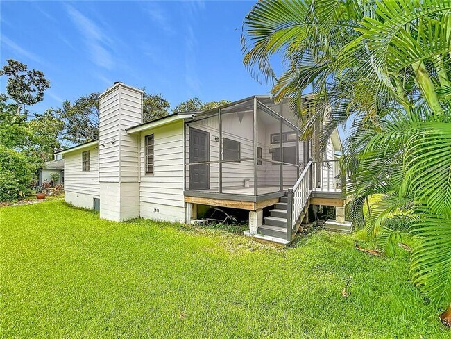 Building Photo - 12756 Poinsettia Ave