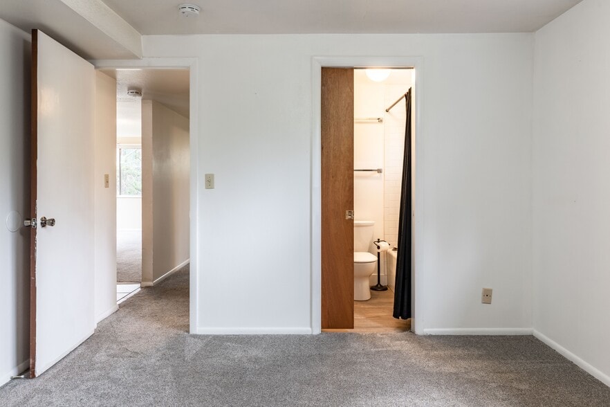 Building Photo - 815 Orchard Dr