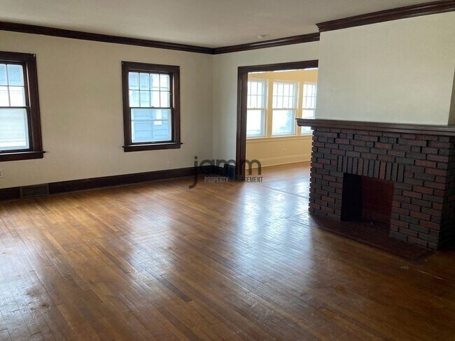 Building Photo - 3435 Brookview Blvd