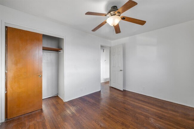 Building Photo - 9014 Ellison Dr