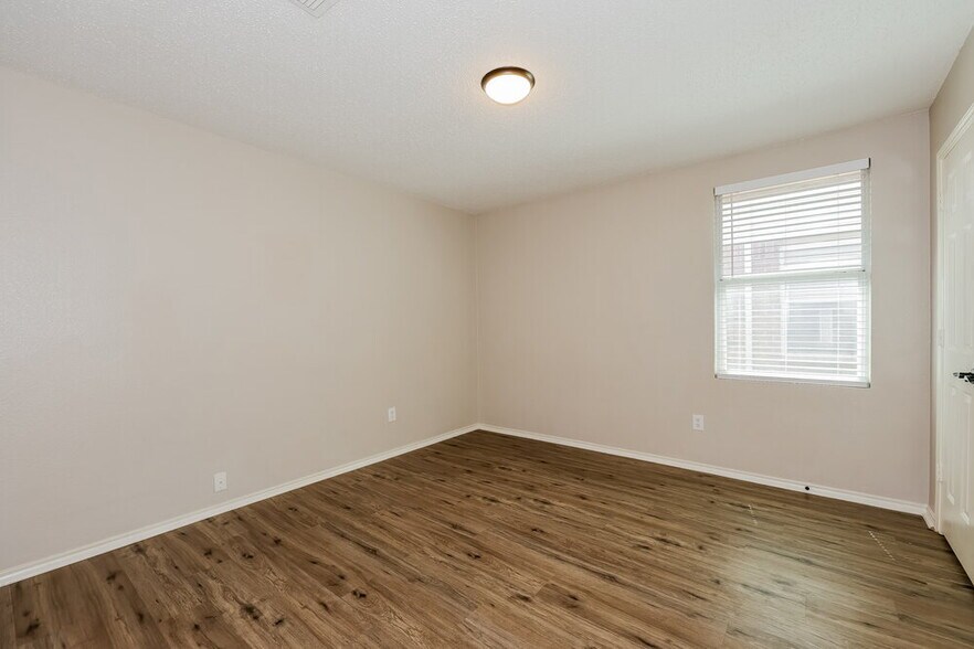 Building Photo - 3845 German Pointer Way