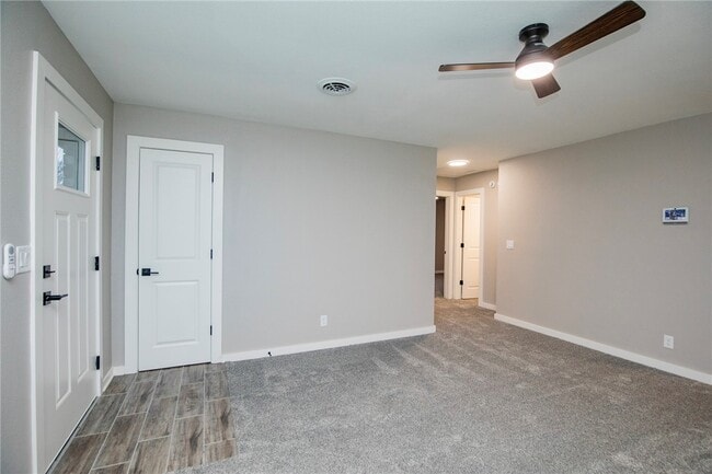 Building Photo - 221 E Adobe St