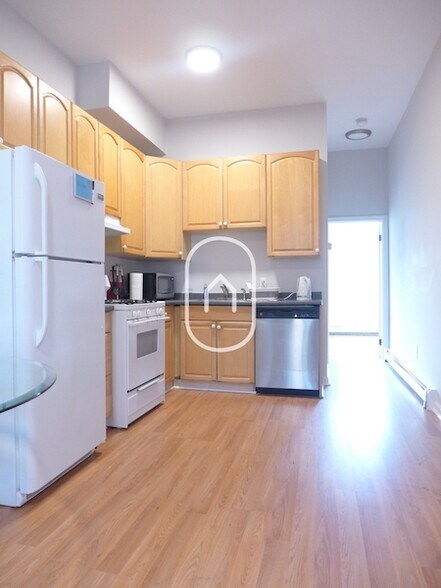 Building Photo - 41 Cunard St