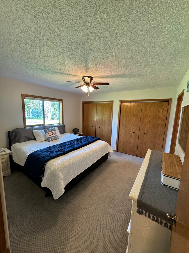 Building Photo - 41208 Marion Dr N