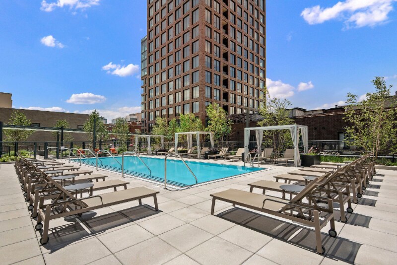 Building Photo - 50 N Sangamon St