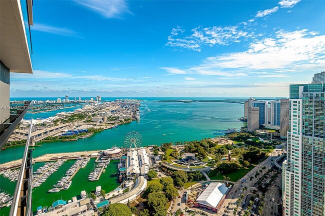 Building Photo - 398 NE 5th St