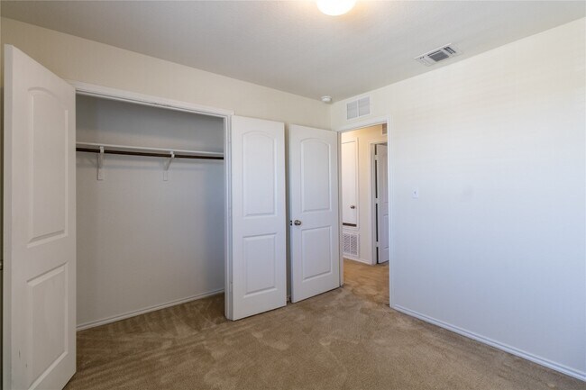 Building Photo - 11801 Jackson Fls Wy