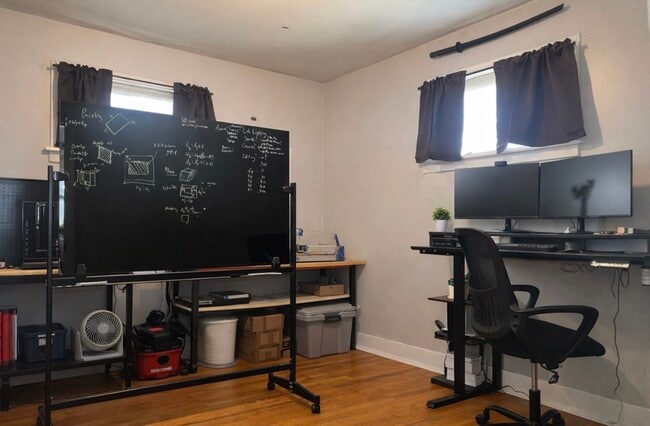 Building Photo - 223 Hudson St