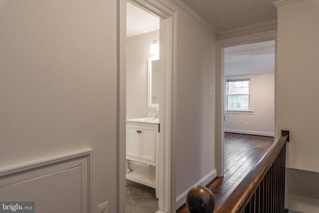 Building Photo - 511 Wilkes St