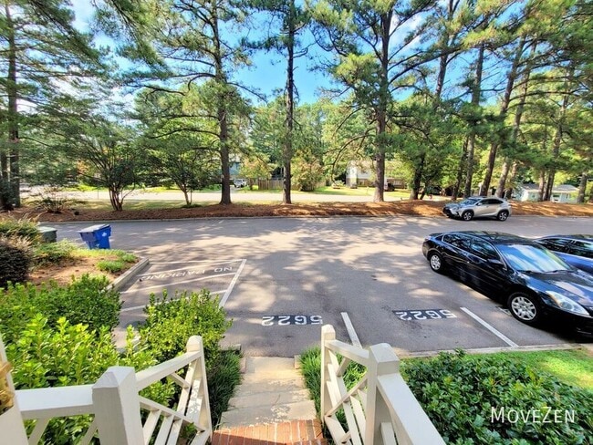 Building Photo - 5622 Darrow Dr