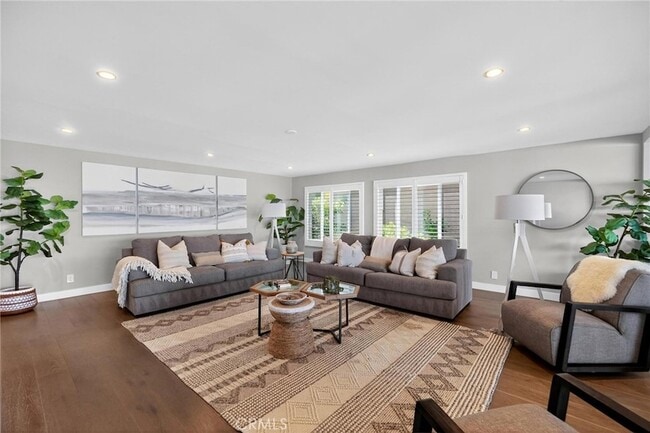 Building Photo - 865 Quivera St