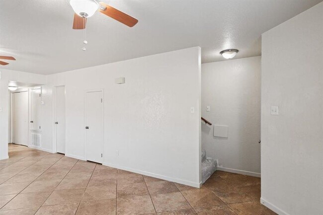 Building Photo - 115 Rhonda Dr