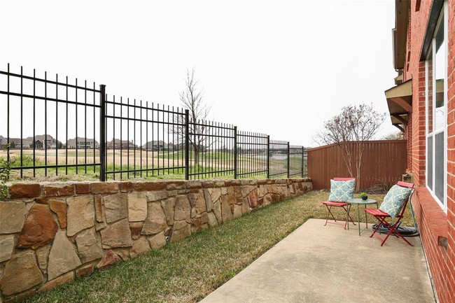 Building Photo - 604 Mozart Way
