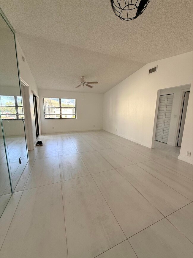 Building Photo - 7714 Tahiti Ln