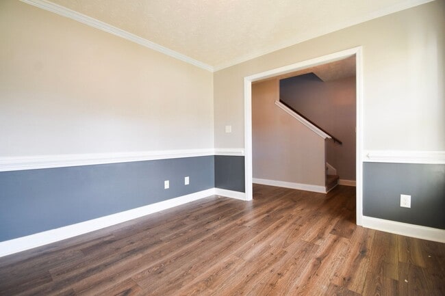 Building Photo - 4 bedroom, 2.5 bathroom Home!