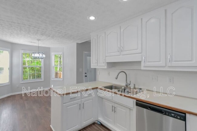 Building Photo - 455 Trelawney Cir