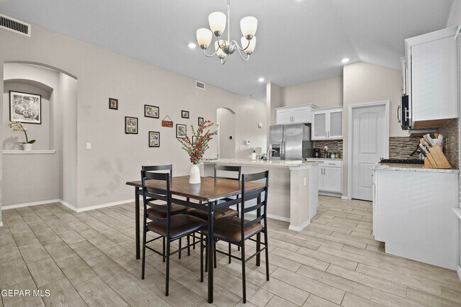 Building Photo - 12612 Don Norte St