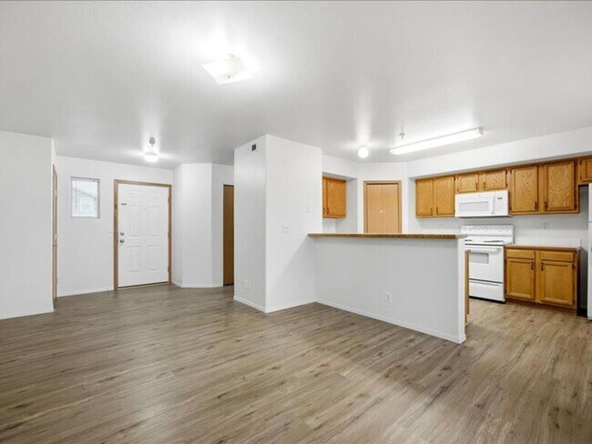 Building Photo - 6405 Chapel Hill Blvd