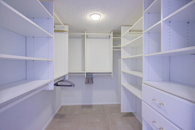 Building Photo - 120 S Ocean Blvd