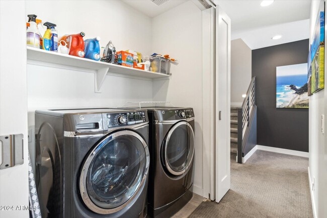 Building Photo - 240 W Missouri Ave